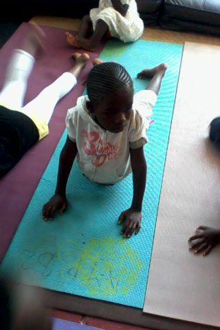 fotos yoga na africa saúde