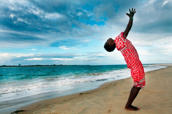 yoga na africa na praia