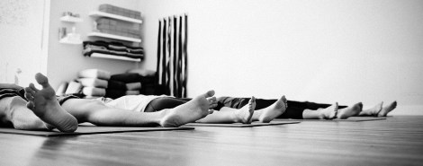 a-importancia-do-relaxamento-como-relaxar-yoga-destacada