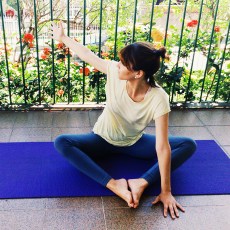 principal-torcao-baddhakonasana-yoga-para-tpm-iniciantes