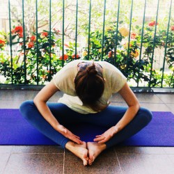 relaxamento-baddhakonasana-yoga-para-tpm-iniciantes