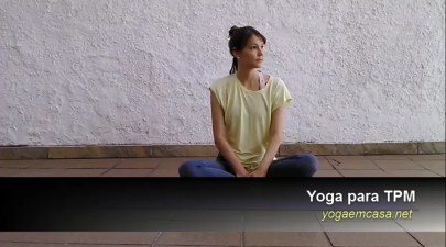 yoga-aliviar-sintomas-da-tpm-em-casa-colica-ansiedade-iniciantes