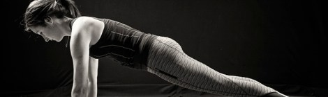 conheca-caturanga-dandasana-ajustes-beneficios-prancha-yoga